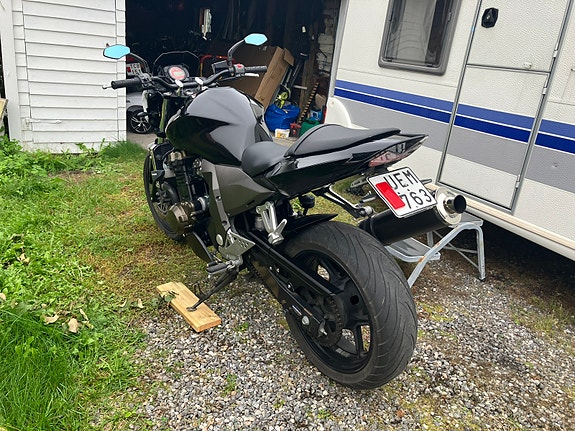 Kawasaki Z750 3 of 4