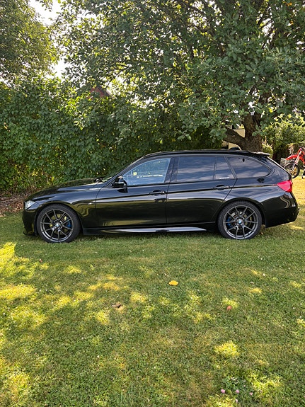 BMW 330i 2 of 6