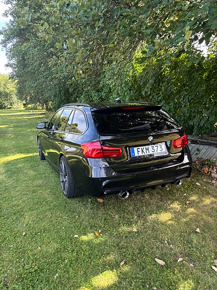 BMW 330i 3 of 6