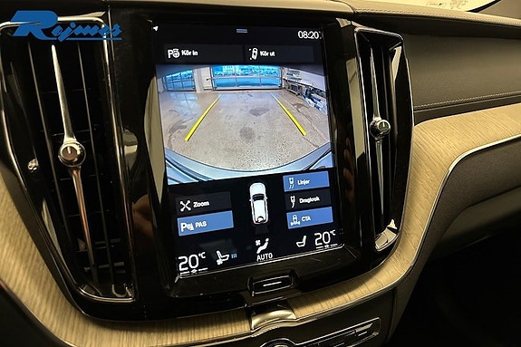 Volvo XC60 14 of 22