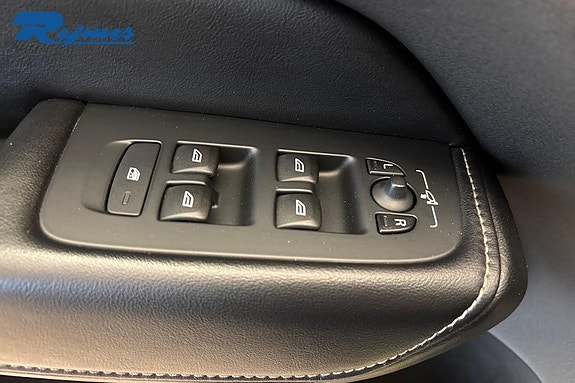 Volvo XC60 16 of 22