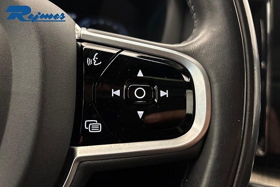 Volvo XC60 19 of 22