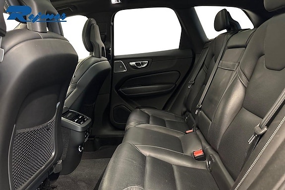 Volvo XC60 8 of 22