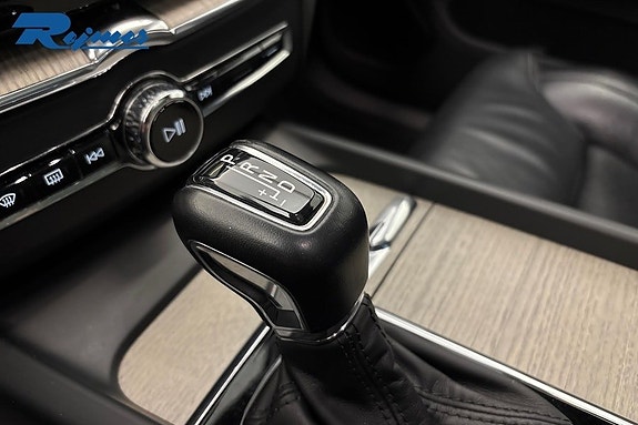 Volvo XC60 17 of 22
