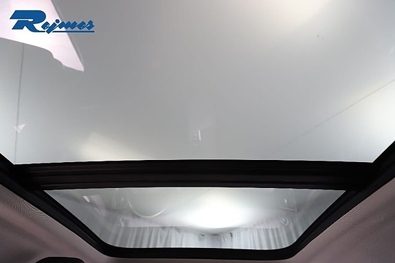 Volvo V60 Cross Country 7 of 27