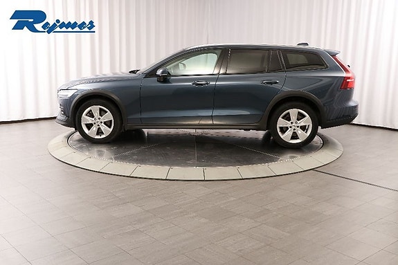 Volvo V60 Cross Country 3 of 27
