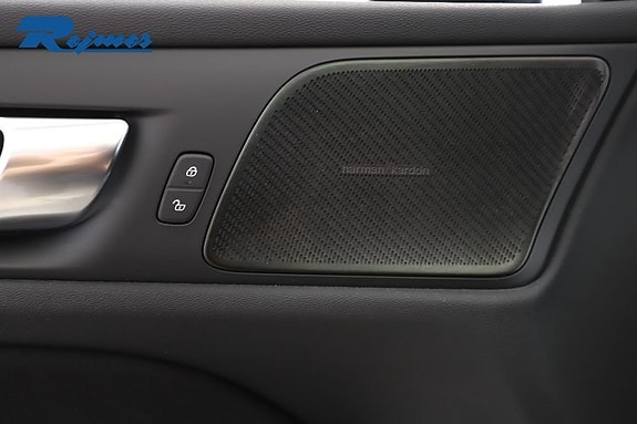 Volvo V60 Cross Country 13 of 27