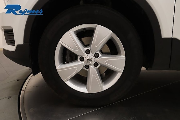 Volvo XC40 13 of 28