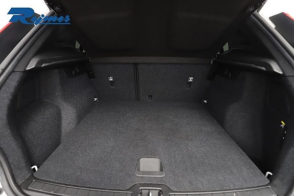 Volvo XC40 18 of 28