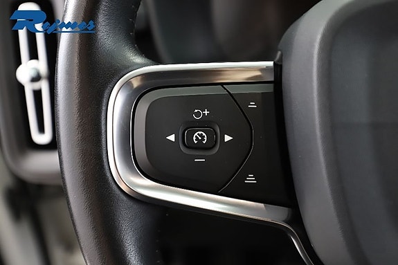 Volvo XC40 22 of 28