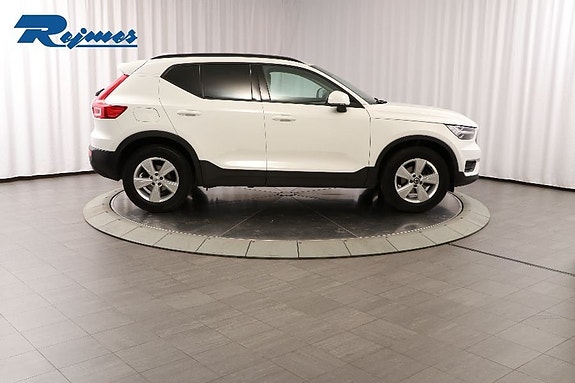 Volvo XC40 23 of 28