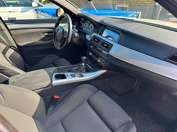 BMW 520d 4 of 8