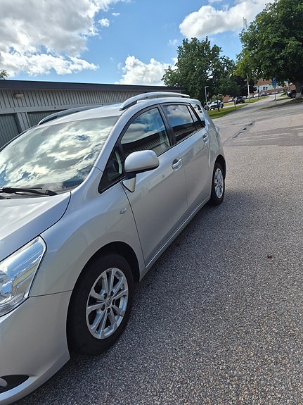 Toyota Verso 3 of 13