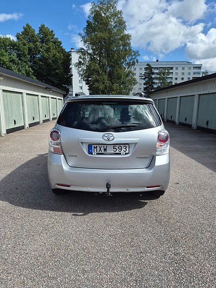 Toyota Verso 2 of 13