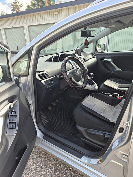 Toyota Verso 8 of 13