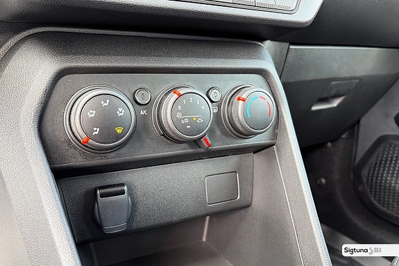 Dacia Sandero 18 of 25