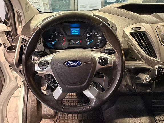 Ford Transit Custom 12 of 24