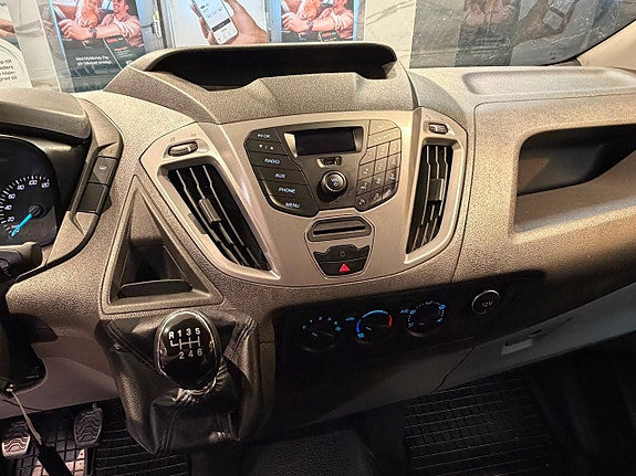 Ford Transit Custom 15 of 24