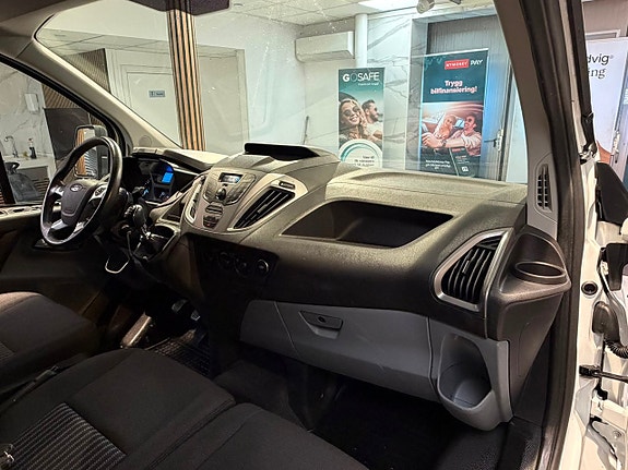 Ford Transit Custom 14 of 24