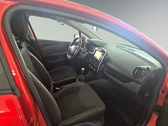 Renault Clio 12 of 16