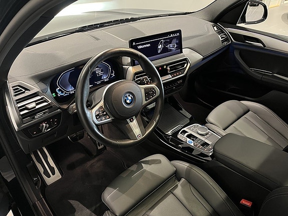 BMW iX3 12 of 20