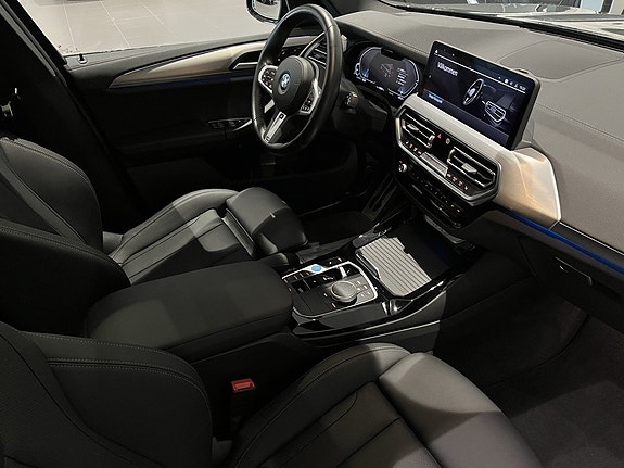 BMW iX3 9 of 20