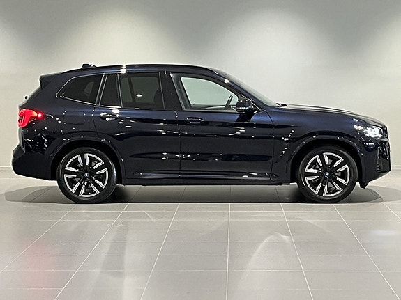 BMW iX3 3 of 20