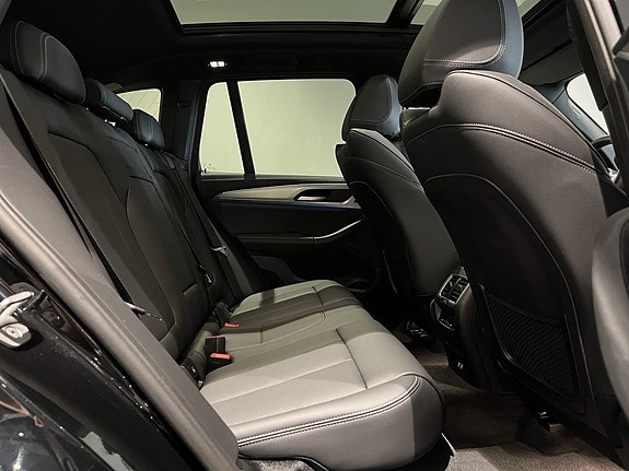 BMW iX3 7 of 20