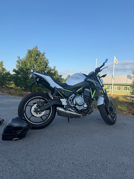 Kawasaki Ninja Z650 2 of 3