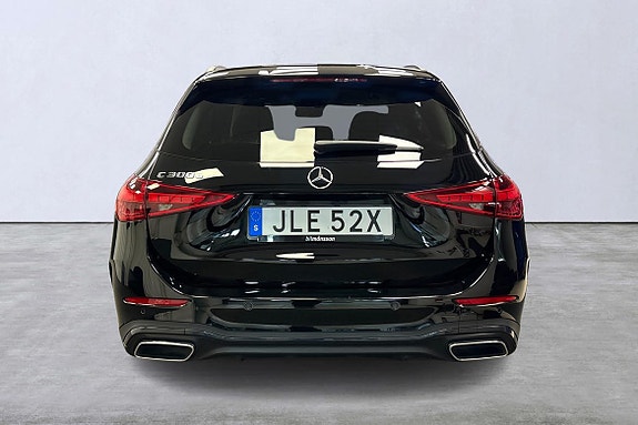 Mercedes-Benz C300 4 of 18