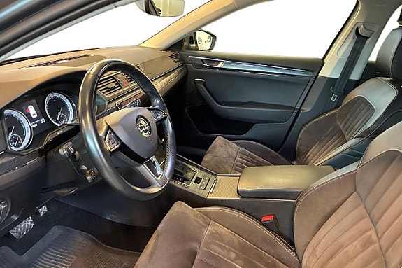 Skoda Superb 9 of 24