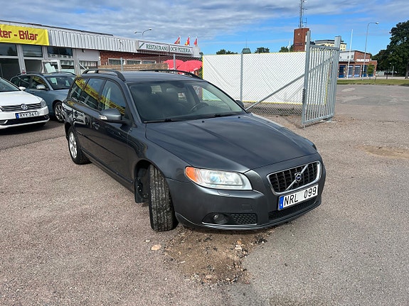 Volvo V70 25 of 28