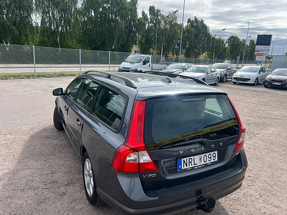 Volvo V70 6 of 28