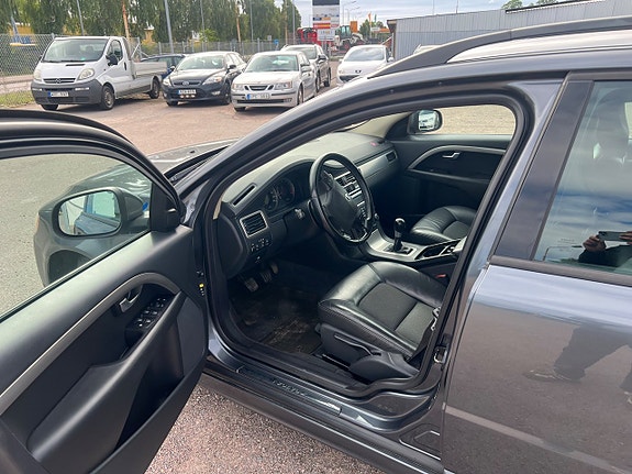 Volvo V70 9 of 28