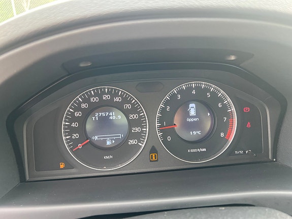 Volvo V70 12 of 28