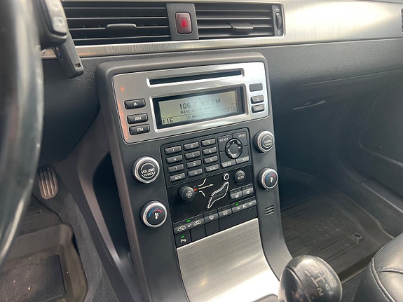Volvo V70 11 of 28