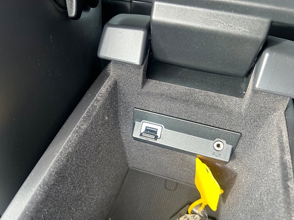 Volvo V70 10 of 28
