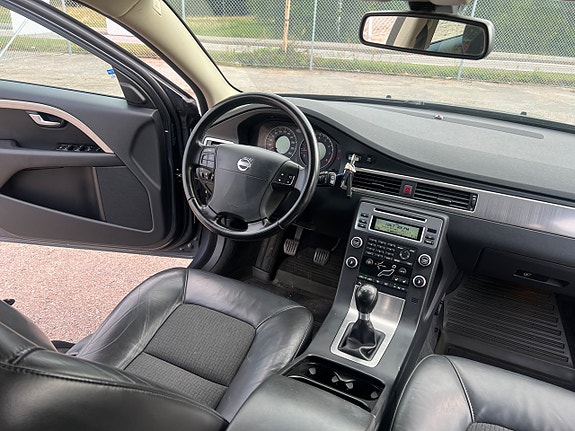 Volvo V70 22 of 28