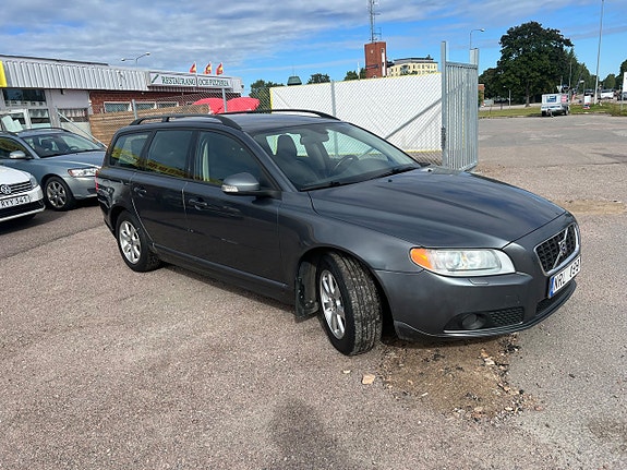 Volvo V70 2 of 28