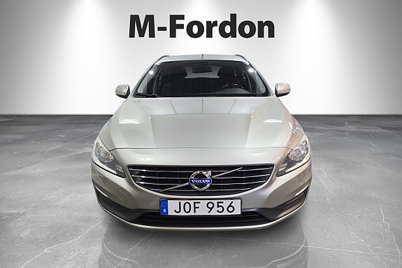 Volvo V60 2 of 18