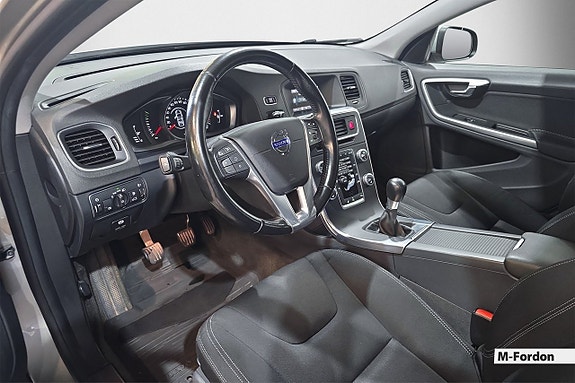 Volvo V60 11 of 18