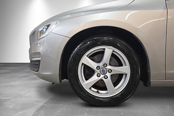 Volvo V60 7 of 18