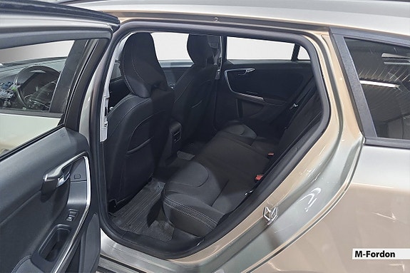 Volvo V60 10 of 18
