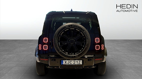Land Rover Defender 110 7 of 19