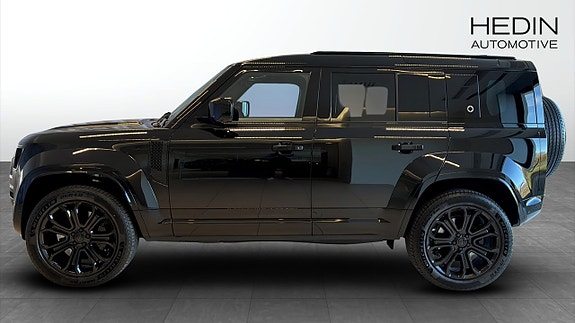 Land Rover Defender 110 6 of 19