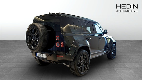 Land Rover Defender 110 2 of 19
