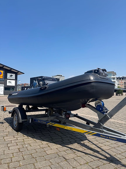 Northstar Axis 3,4. Vi säljer vår demobåt - lite använd, i mycket fint skick. 3 of 8