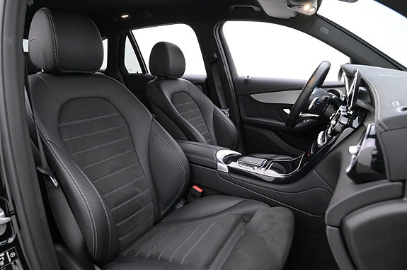 Mercedes-Benz GLC300 de 13 of 27
