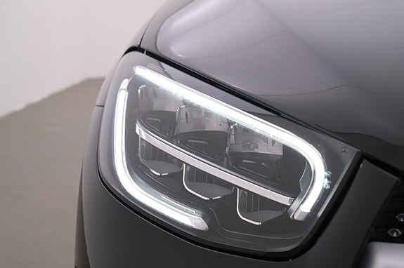 Mercedes-Benz GLC300 de 26 of 27