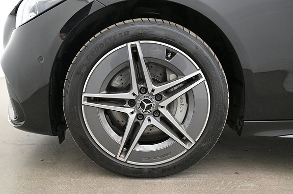 Mercedes-Benz C300 27 of 27